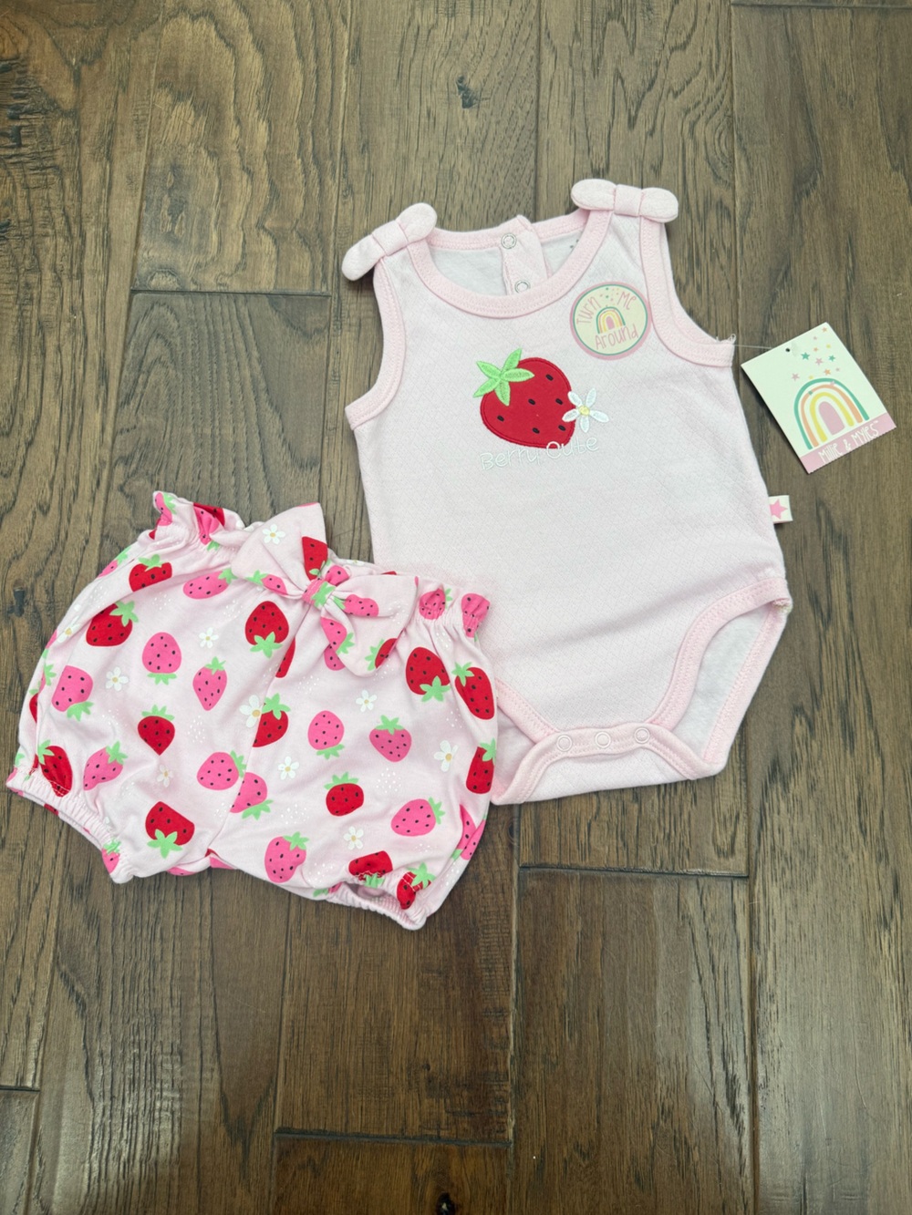 NWT Milllie & Myles Baby Girl Strawberry onesie and shorts size 3-6 months